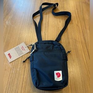 NWT Fjällräven Kanken Mini Crossbody “High Coast Pocket” Bag